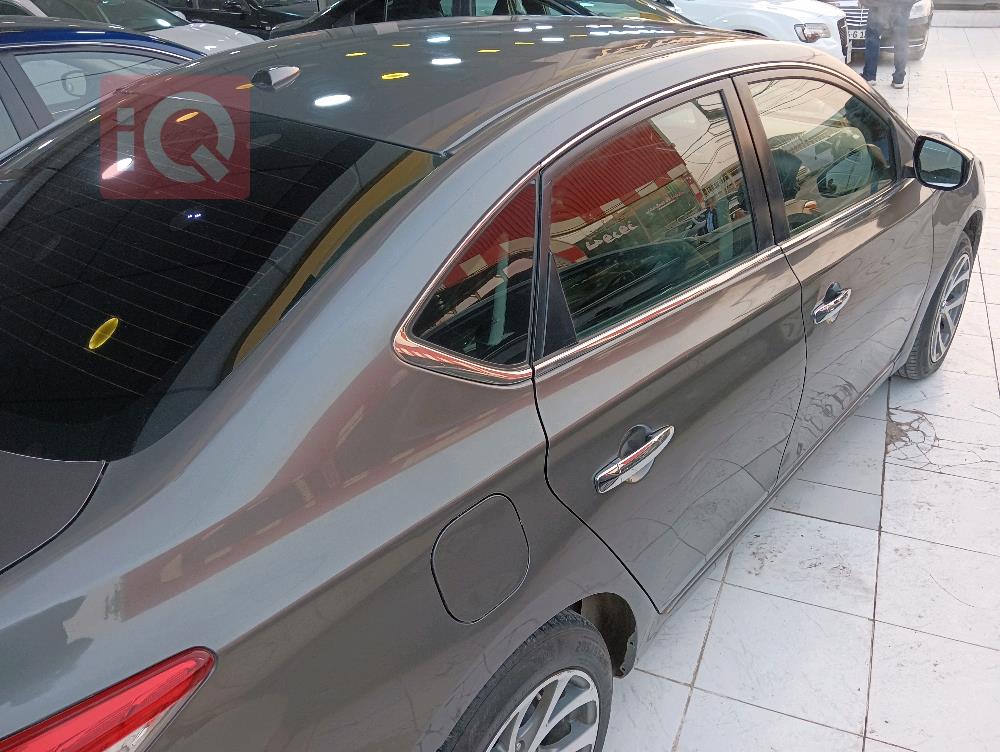 نیسان سێنترا